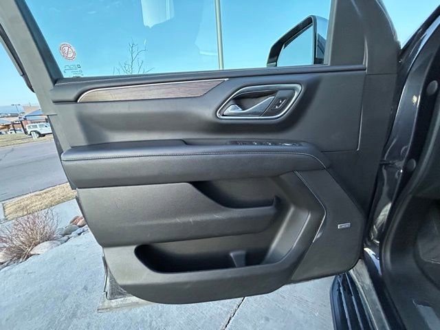 Used 2023 Chevrolet Suburban Premier image 20