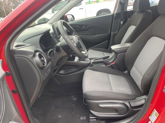 Used 2022 Hyundai Kona SE image 8