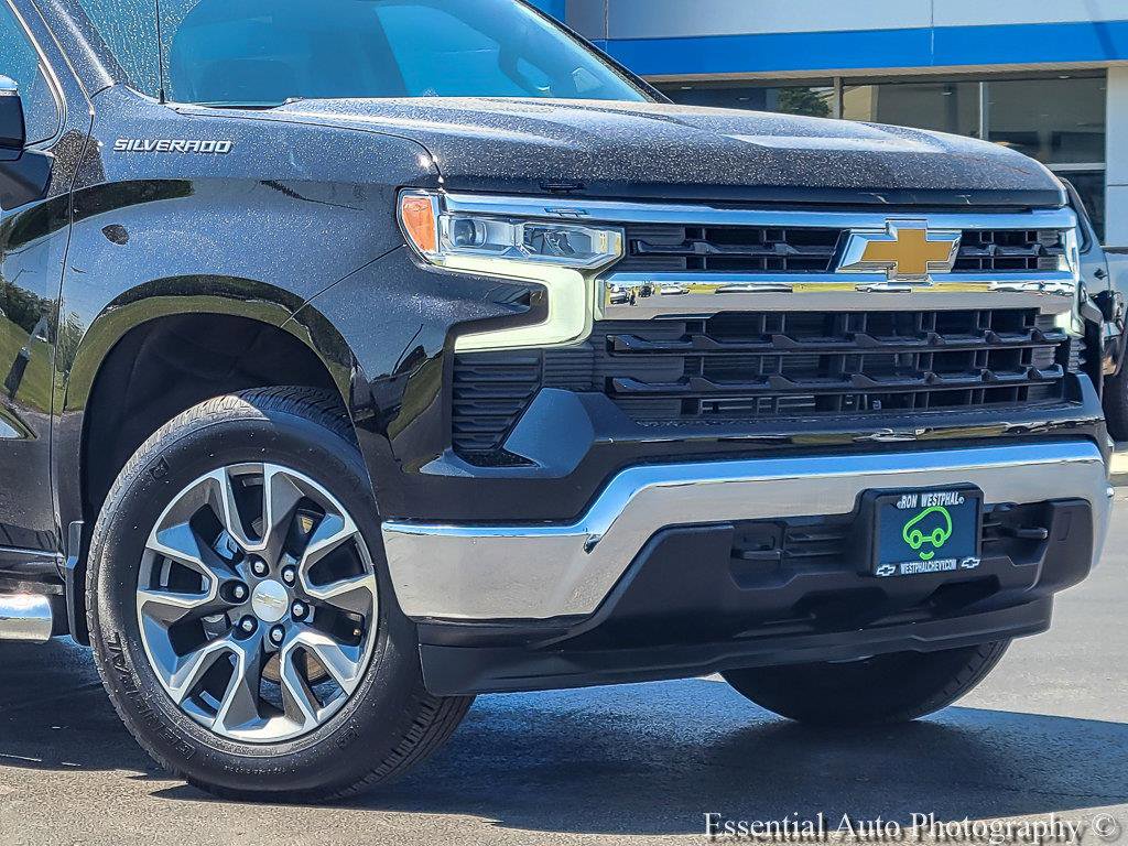 Used 2024 Chevrolet Silverado 1500 LT AWD/4WD image 3