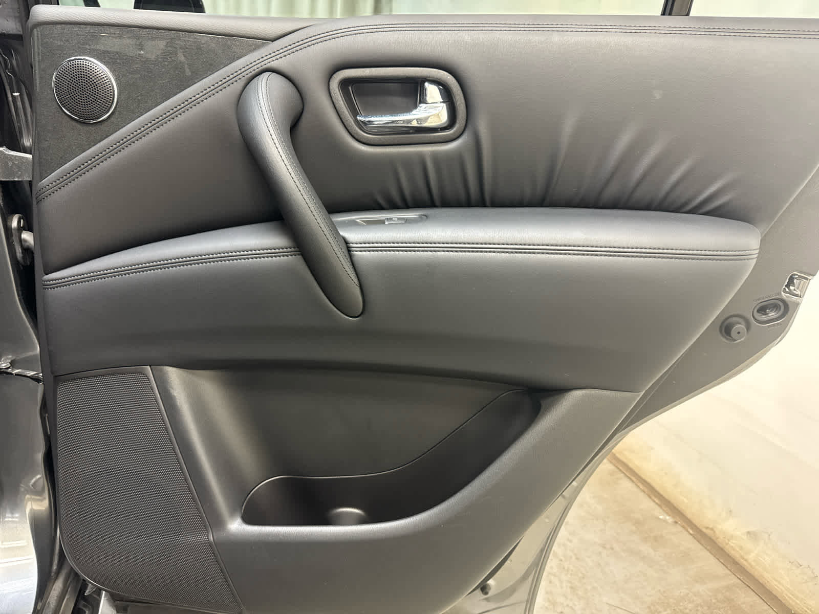 Certified 2024 Nissan Armada SL w/ Midnight Edition Package image 27