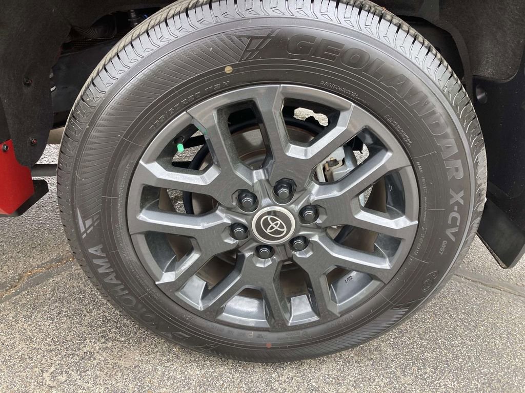 Used 2024 Toyota Sequoia Platinum AWD/4WD image 7