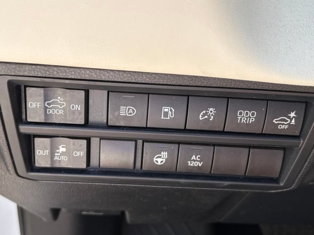 Used 2022 Toyota Tundra Capstone AWD/4WD image 16