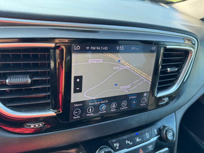 Used 2019 Chrysler Pacifica Touring Plus w/ Advanced Safetytec Group FWD image 22