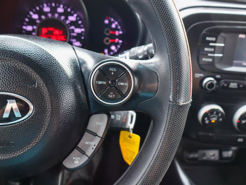 Used 2016 Kia Soul + image 15