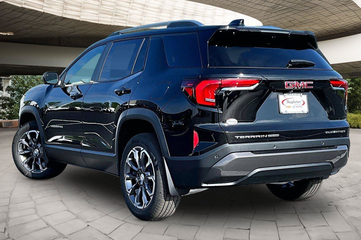 New 2026 GMC Terrain Elevation w/ Elevation Premium Package AWD/4WD image 3