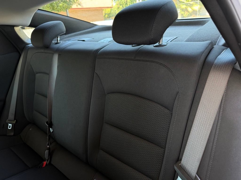 Used 2025 Chevrolet Malibu RS FWD image 11