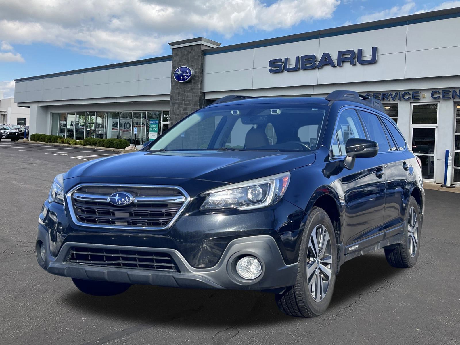 Used 2018 Subaru Outback 2.5i Limited image 3