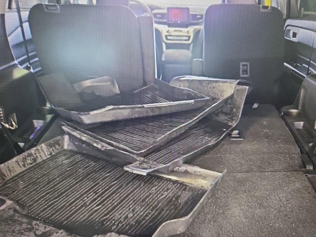 Used 2024 Ford Explorer XLT image 14