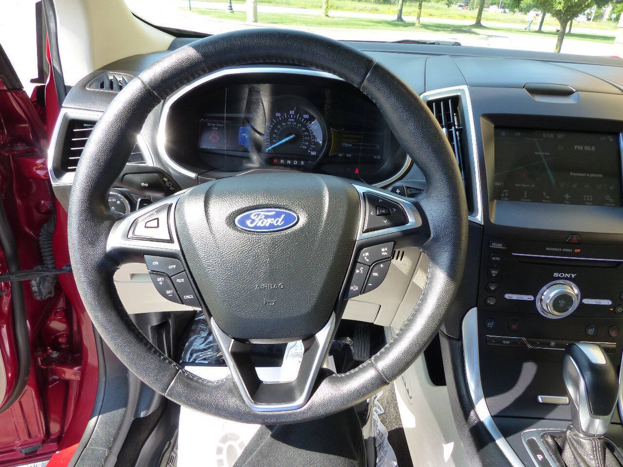 Used 2018 Ford Edge Titanium w/ Equipment Group 301A AWD/4WD image 27