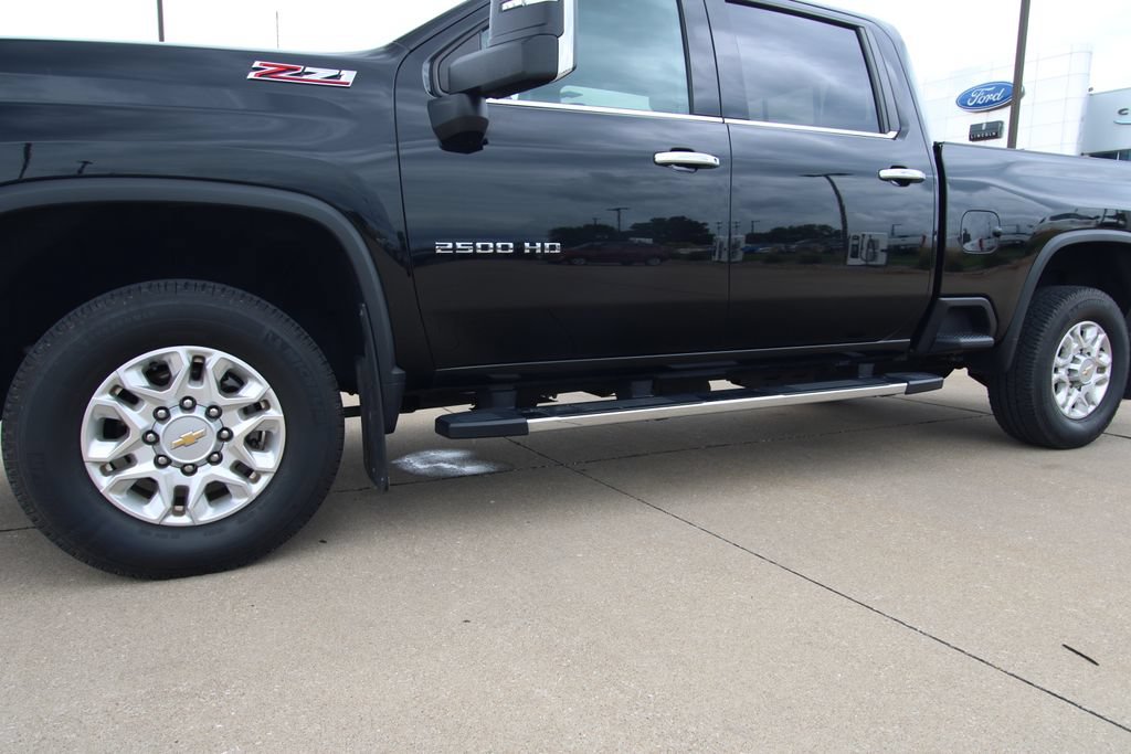 Used 2023 Chevrolet Silverado 2500 LTZ w/ LTZ Plus Package AWD/4WD image 11
