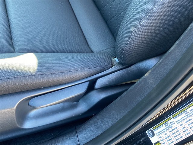 Used 2025 Toyota Corolla LE image 21