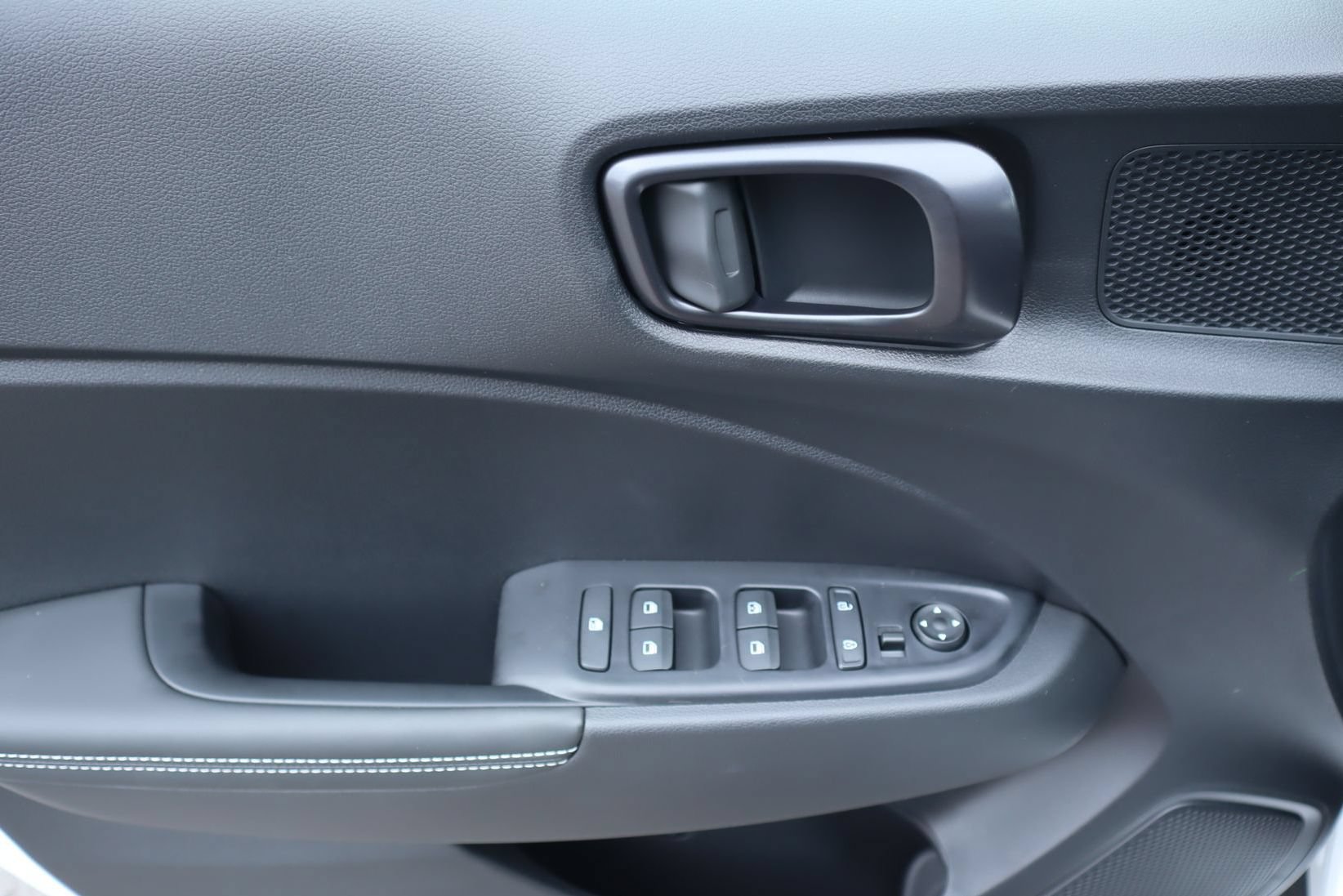 New 2026 Hyundai Venue SEL FWD image 18