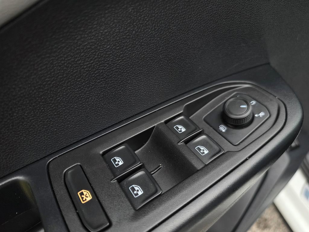 Used 2023 Volkswagen Taos SE image 11