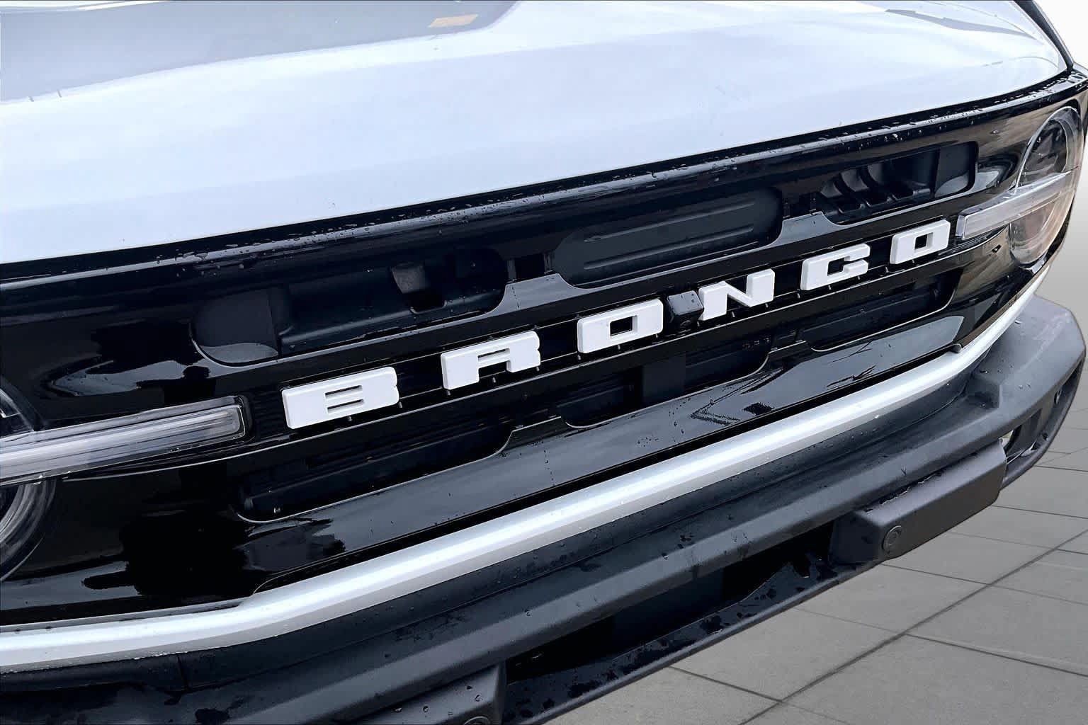 Used 2024 Ford Bronco Outer Banks AWD/4WD image 30