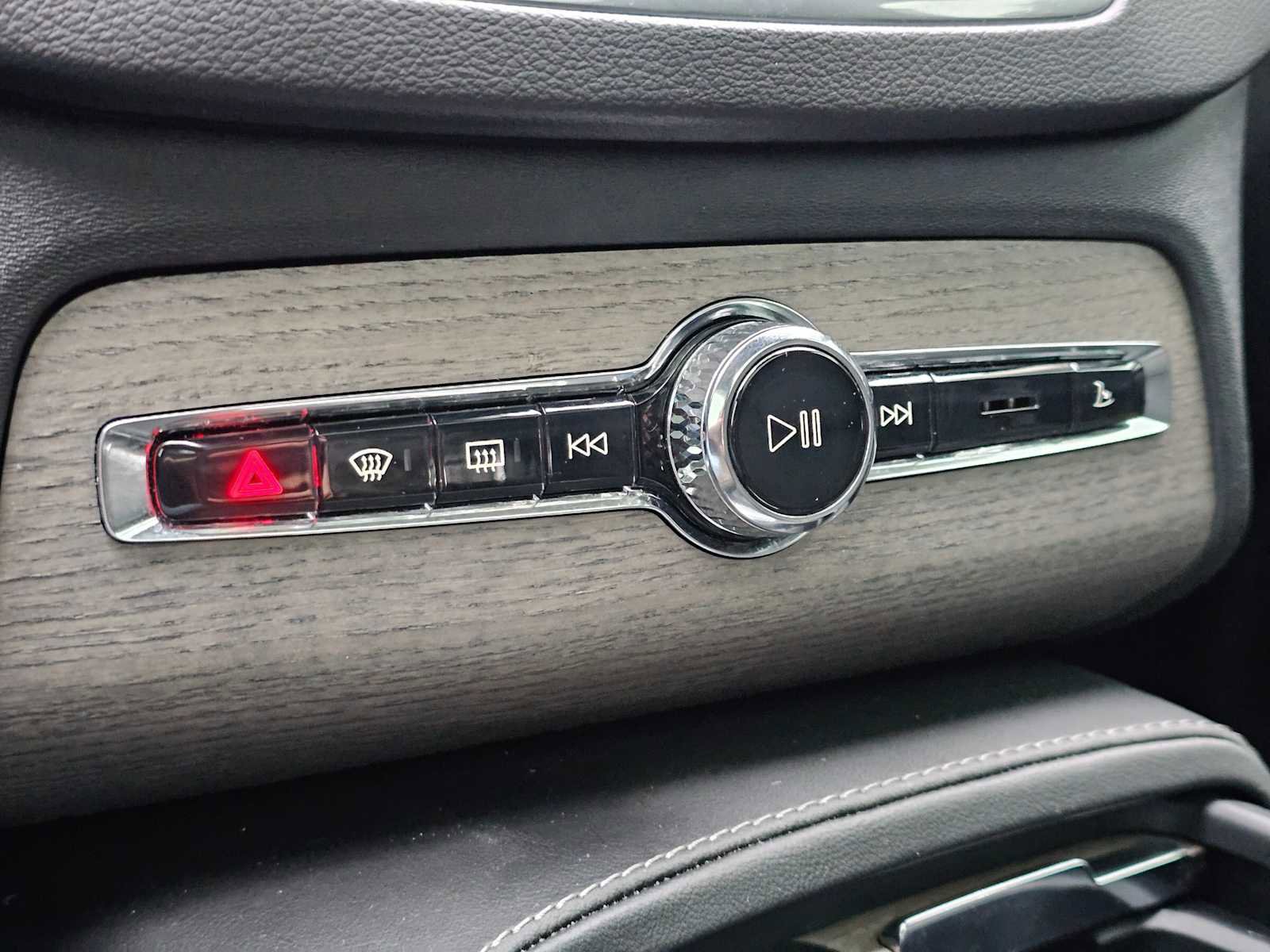 Certified 2022 Volvo XC90 T6 Inscription w/ Climate Package image 27