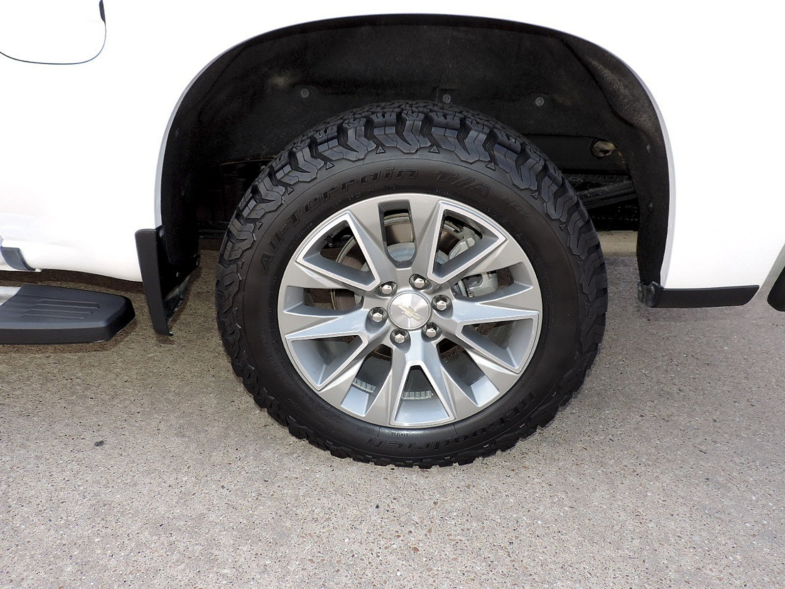 Certified 2019 Chevrolet Silverado 1500 High Country w/ Safety Package II AWD/4WD image 9