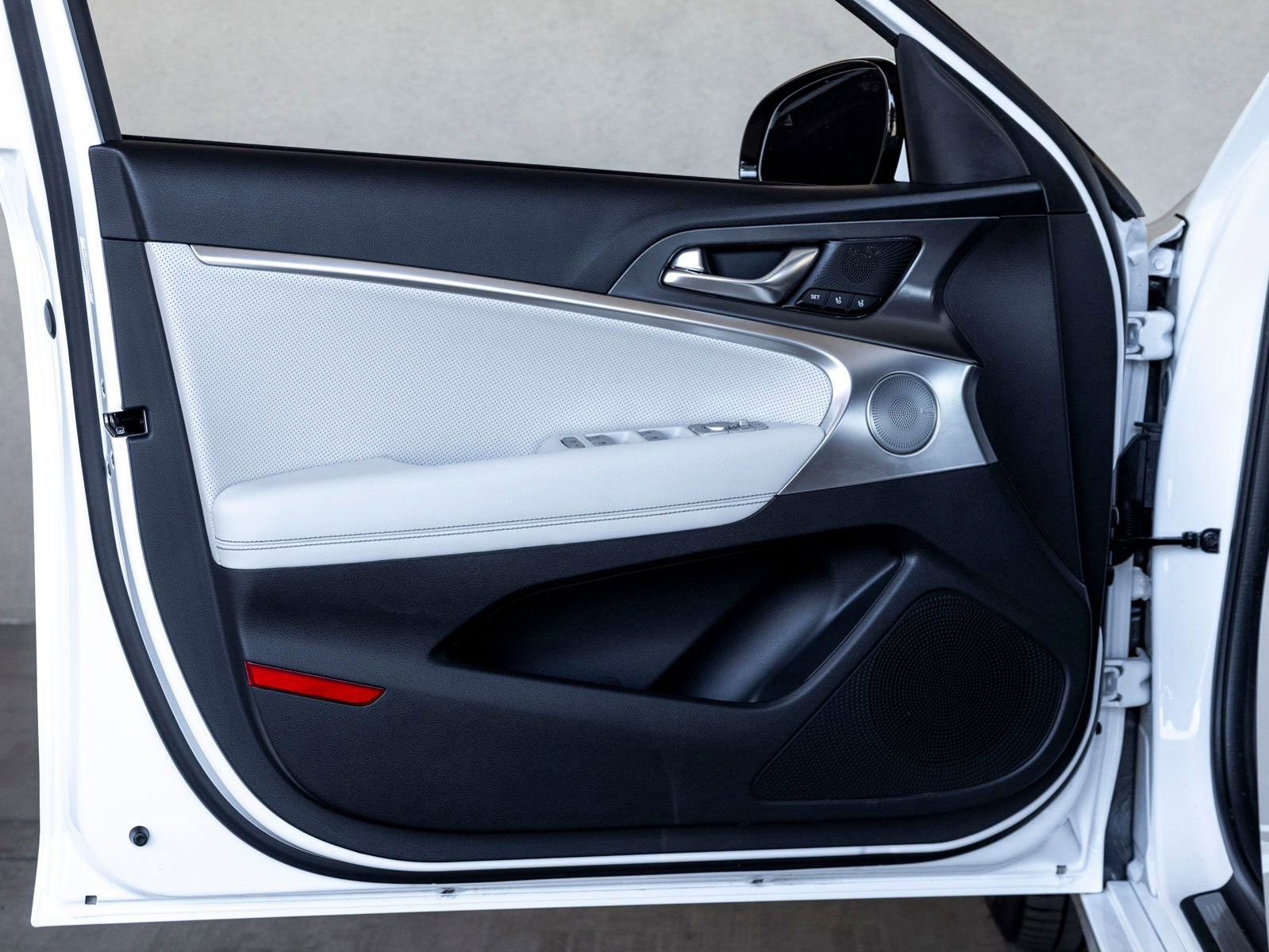 Used 2026 Genesis G70 3.3T Sport Prestige image 13