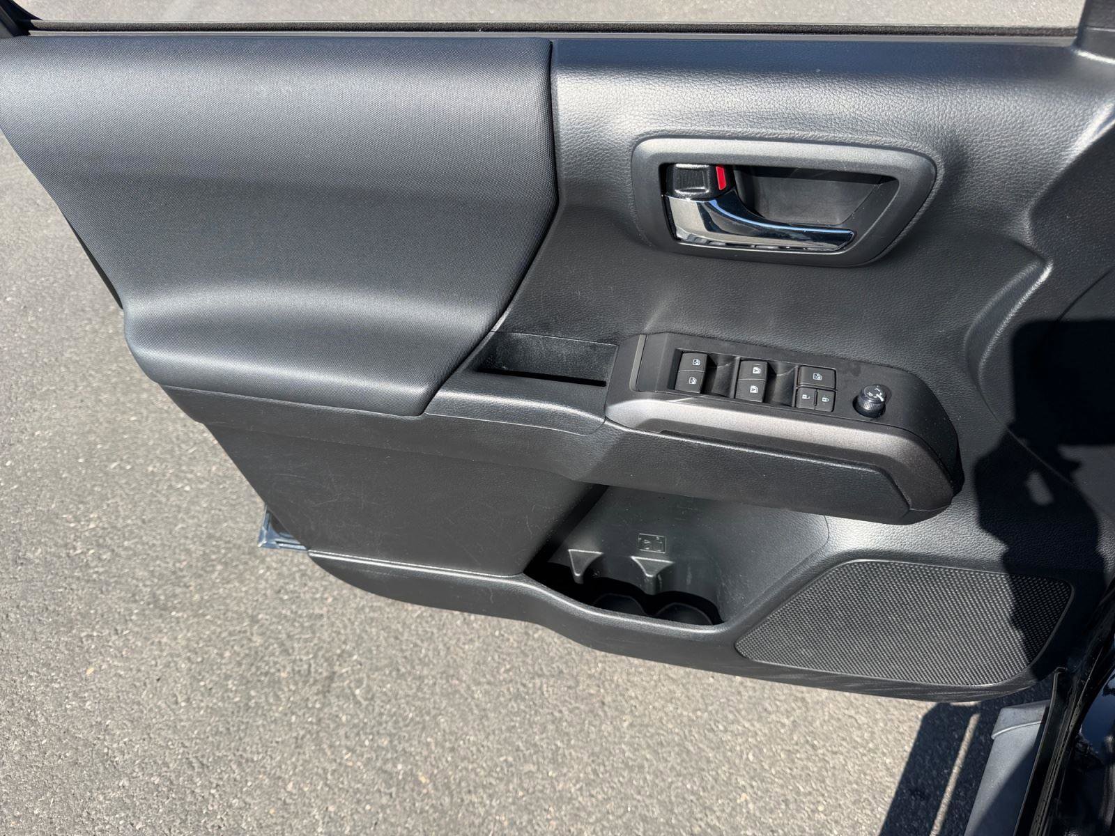 Used 2019 Toyota Tacoma TRD Off-Road AWD/4WD image 22