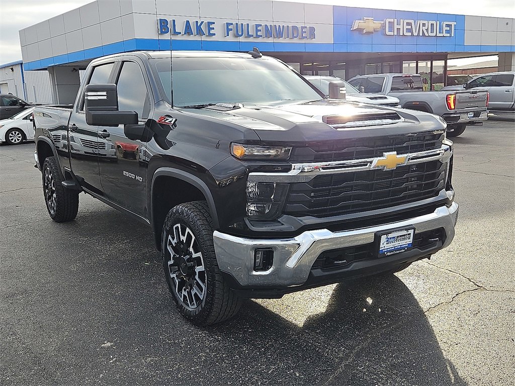 Used 2025 Chevrolet Silverado 2500 LT w/ Leather Package image 10