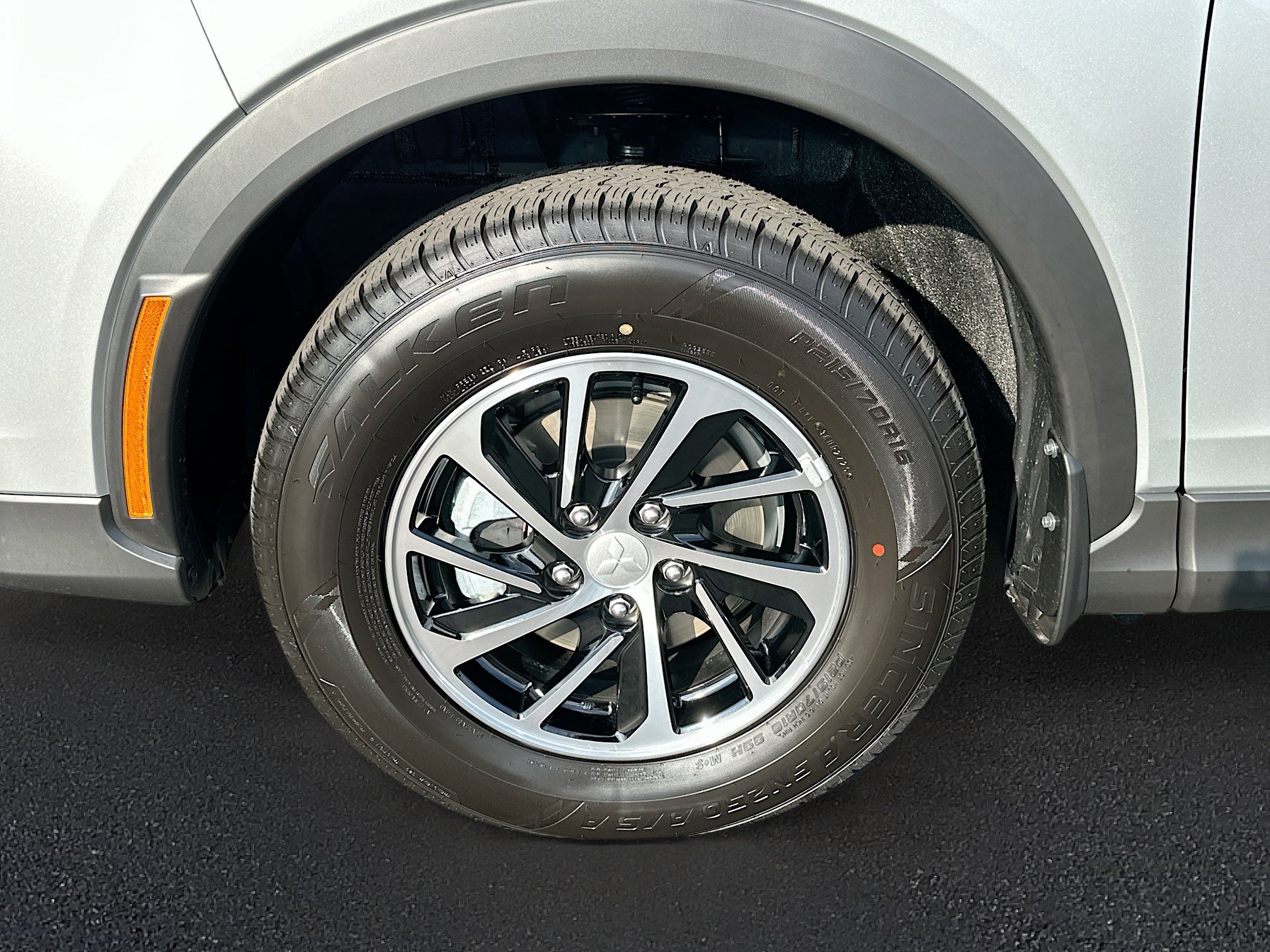 New 2026 Mitsubishi Eclipse Cross ES image 18