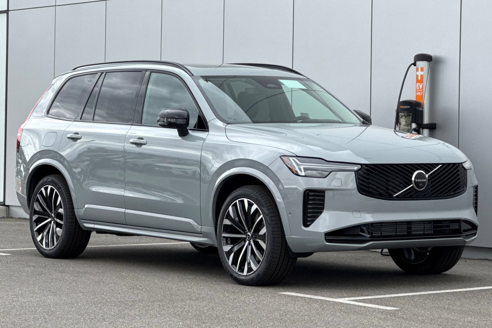 New 2026 Volvo XC90 T8 Ultra w/ Protection Package AWD/4WD image 7