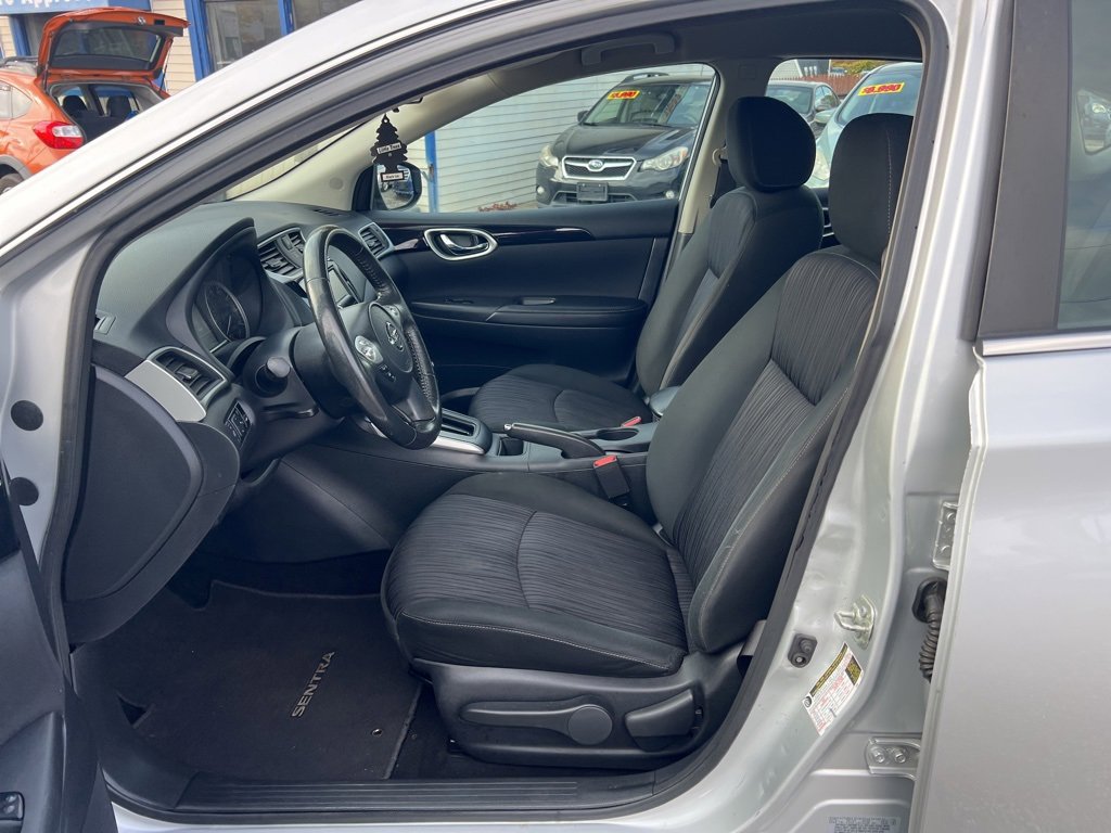 Used 2019 Nissan Sentra SV image 9
