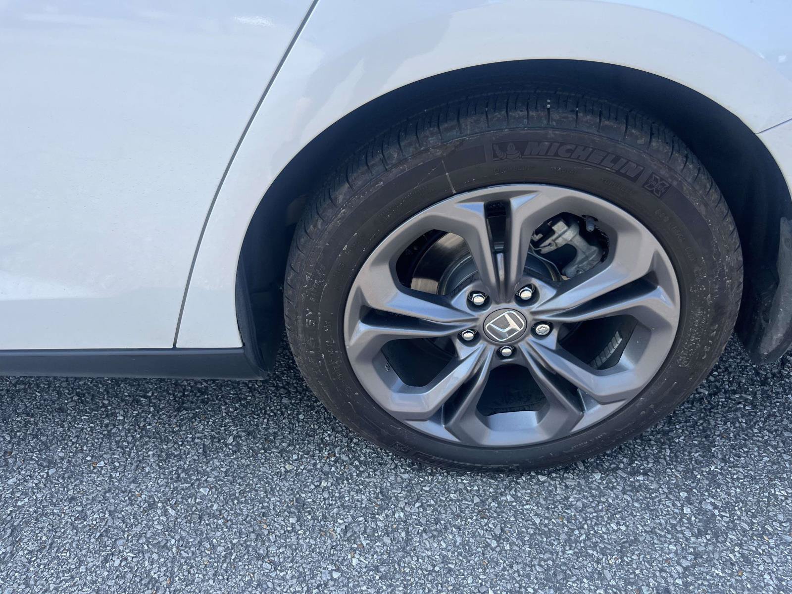 Used 2023 Honda Accord EX image 9