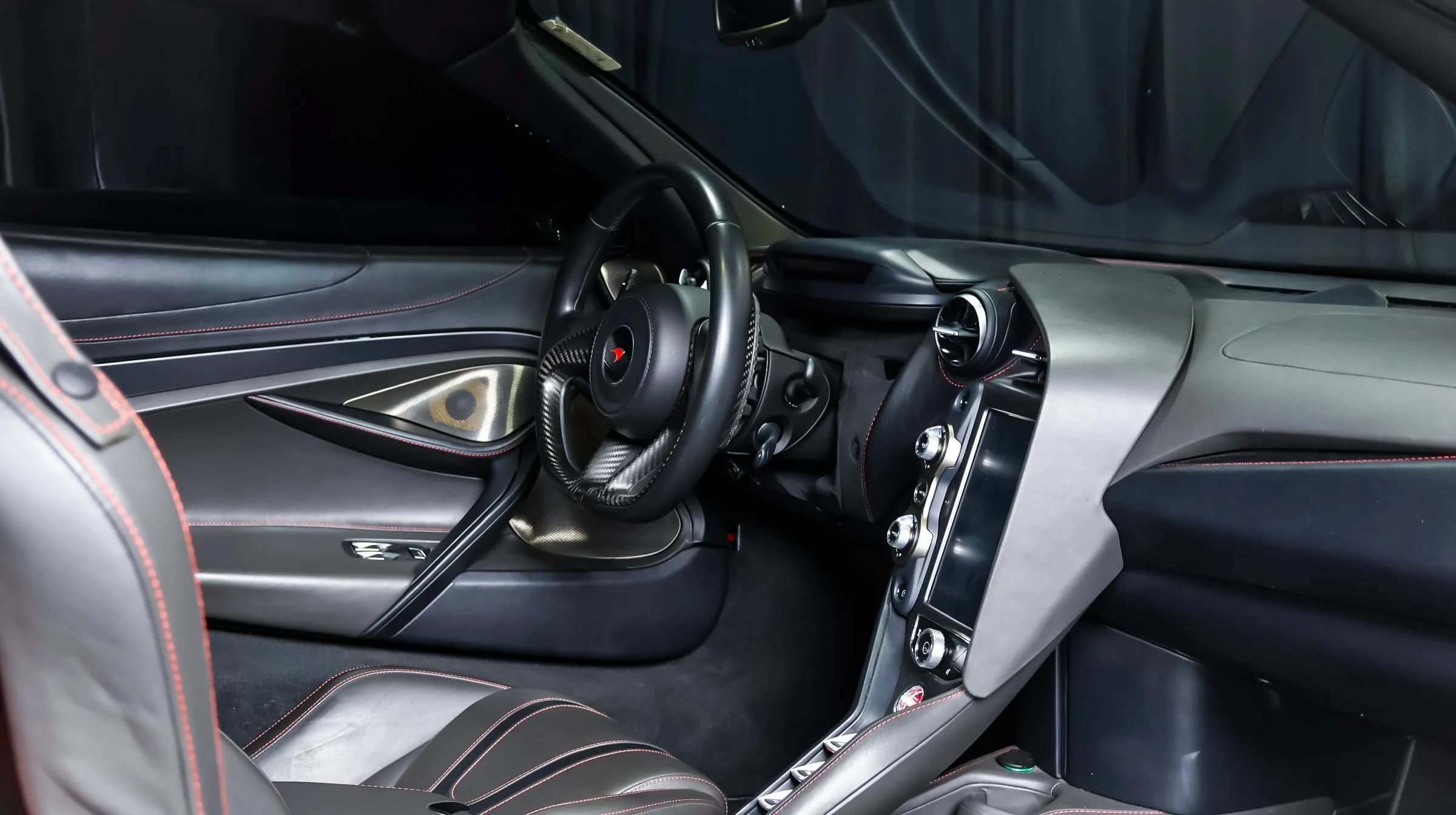 Used 2018 McLaren 720S Luxury RWD image 19