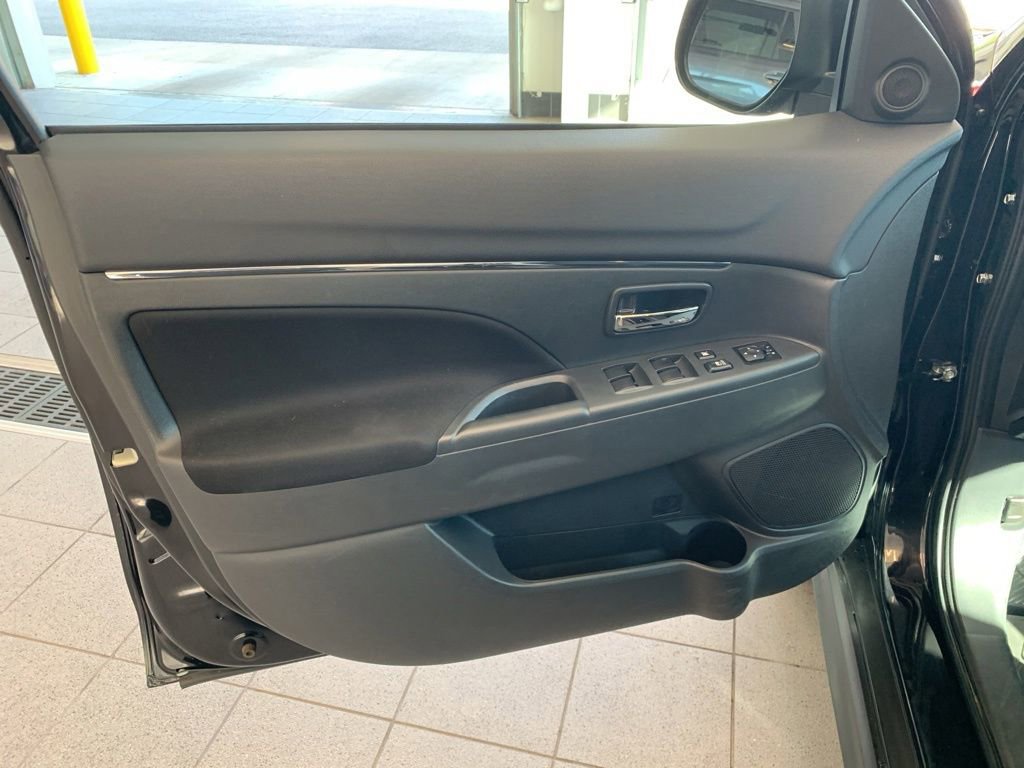 Used 2024 Mitsubishi Outlander Sport LE AWD/4WD image 4