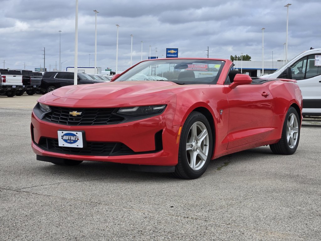 Used 2023 Chevrolet Camaro LT RWD image 3