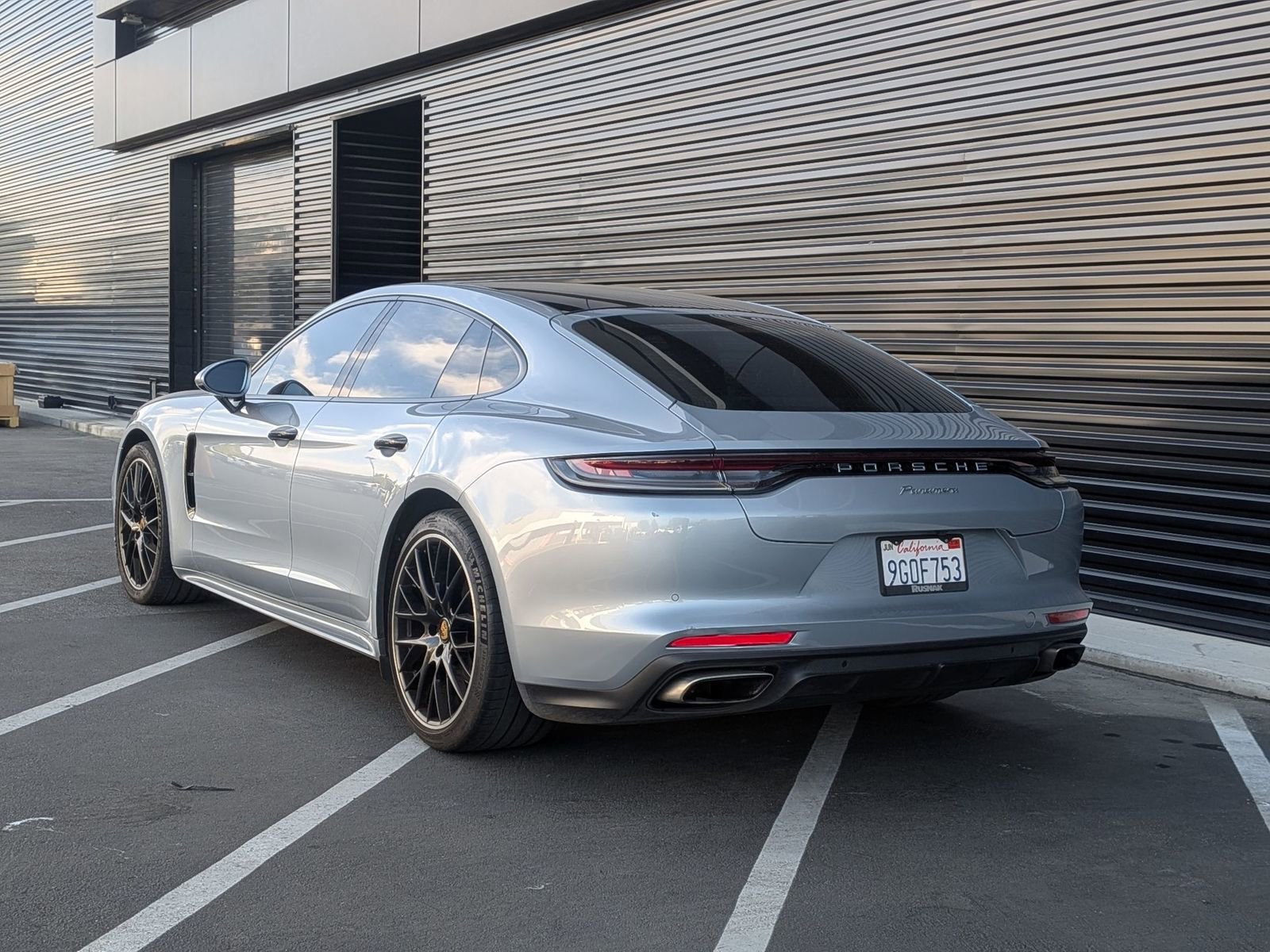 Certified 2023 Porsche Panamera image 3