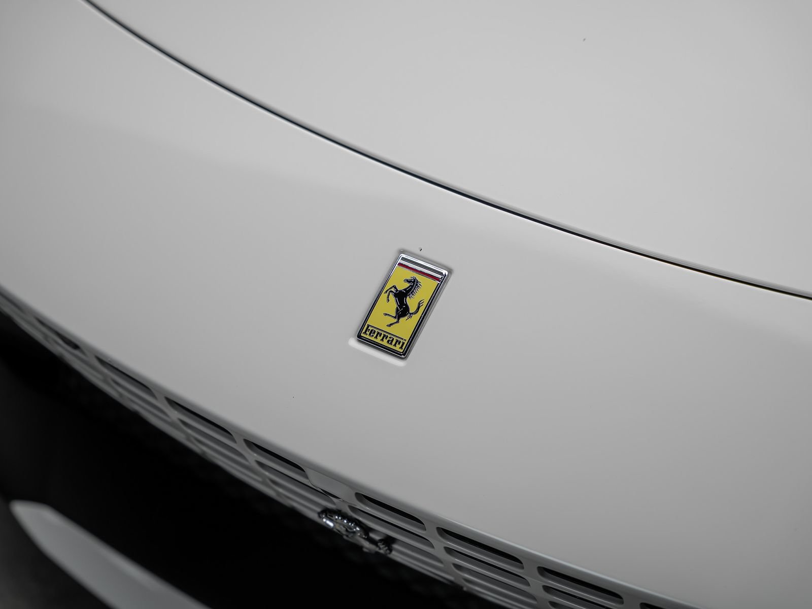 Used 2021 Ferrari Roma RWD image 5
