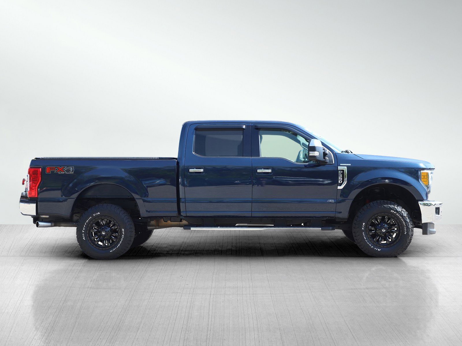 Used 2017 Ford F350 Lariat AWD/4WD image 6