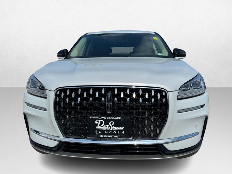Used 2025 Lincoln Corsair Reserve w/ Rear Removable Package Tray image 2