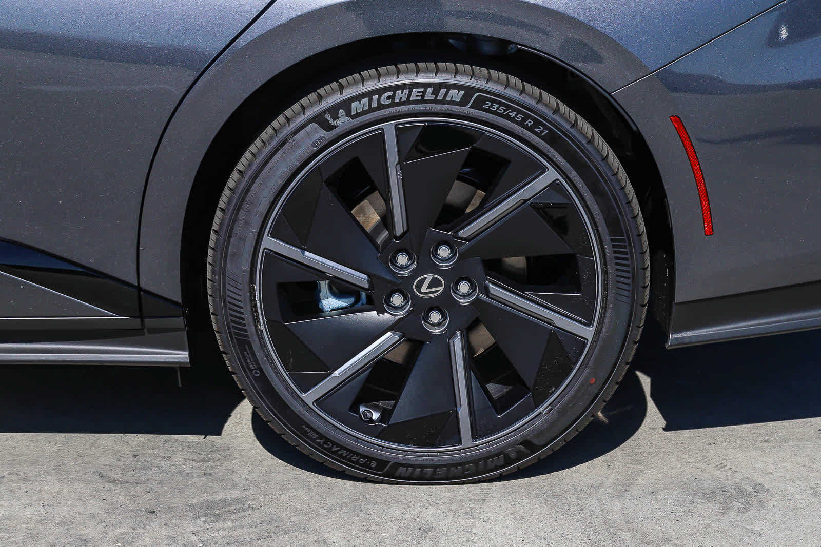 New 2026 Lexus ES 500e AWD/4WD image 12