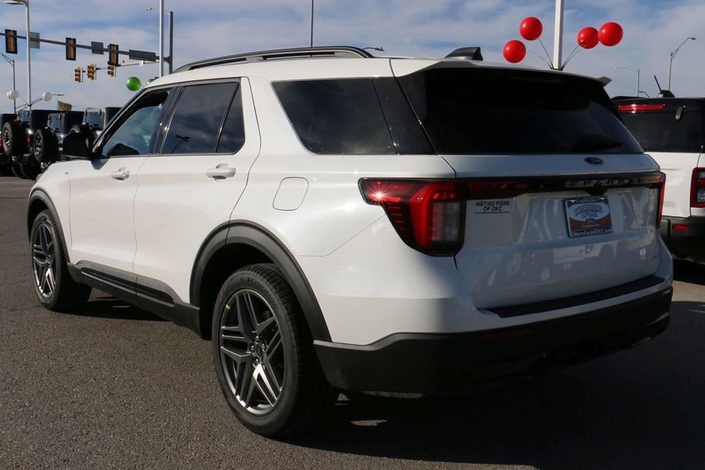 New 2026 Ford Explorer ST-Line w/ ST-Line Street Pack image 7