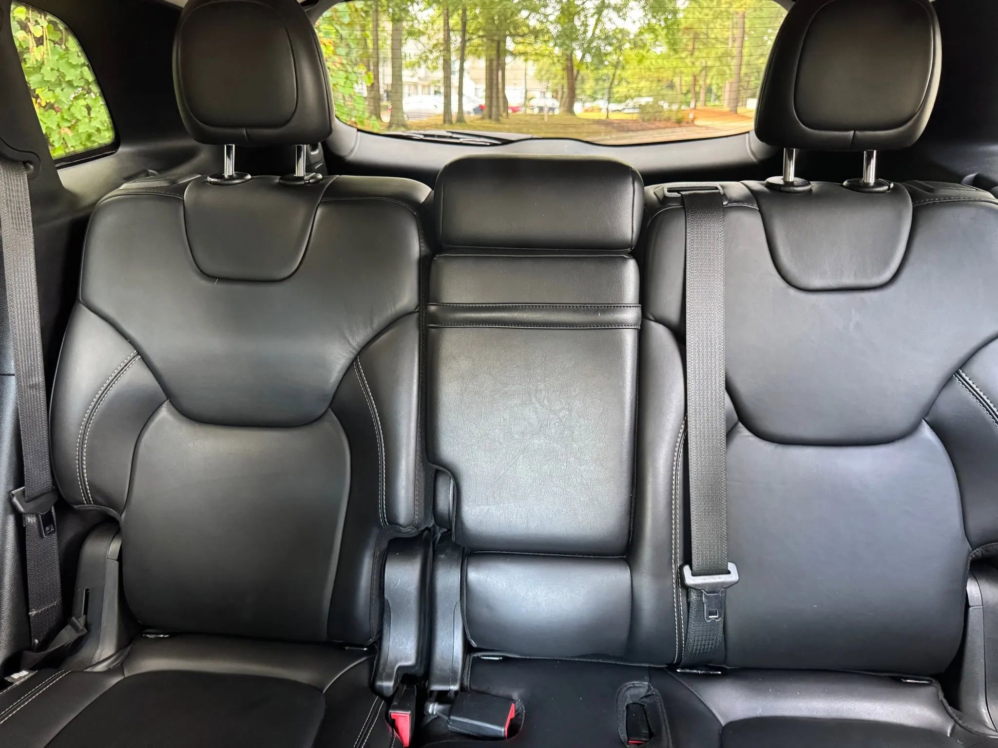 Used 2017 Jeep Cherokee Limited image 18