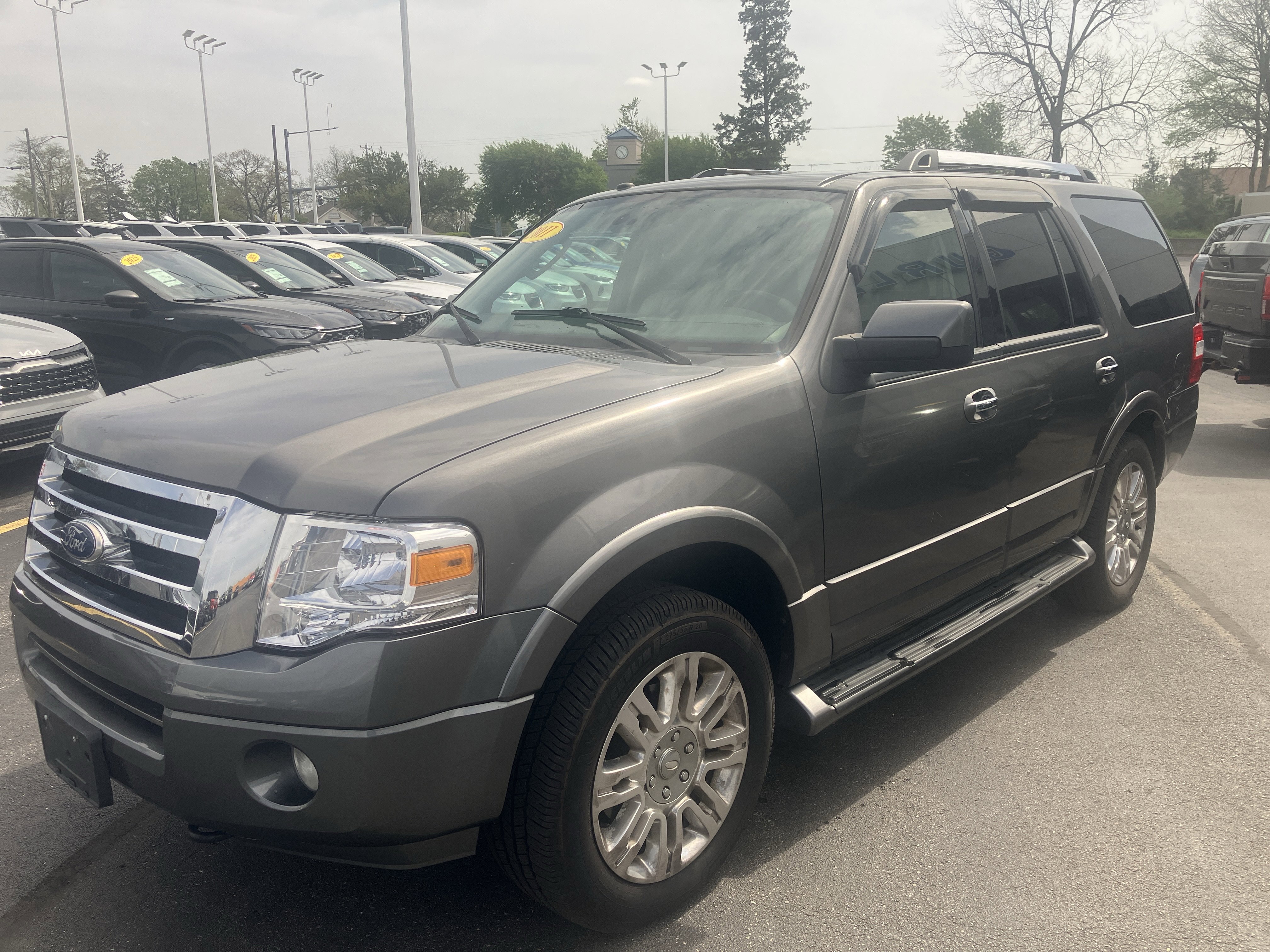 Used 2011 Ford Expedition Limited AWD/4WD image 3