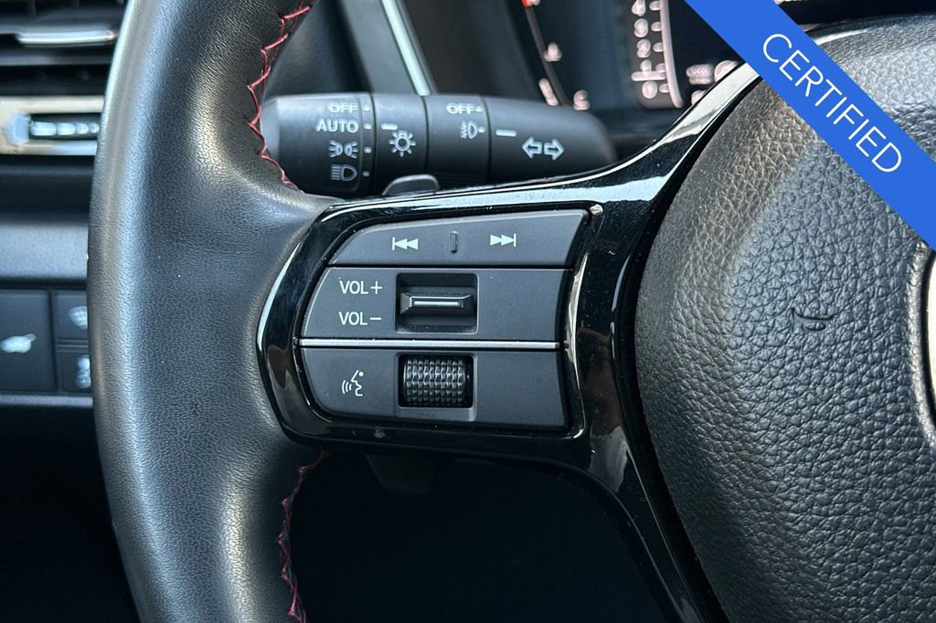 Certified 2025 Honda Pilot Black Edition image 30