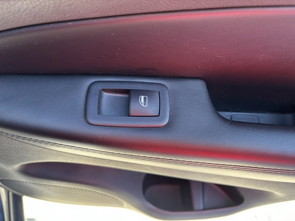 Used 2018 Jeep Grand Cherokee Altitude image 25