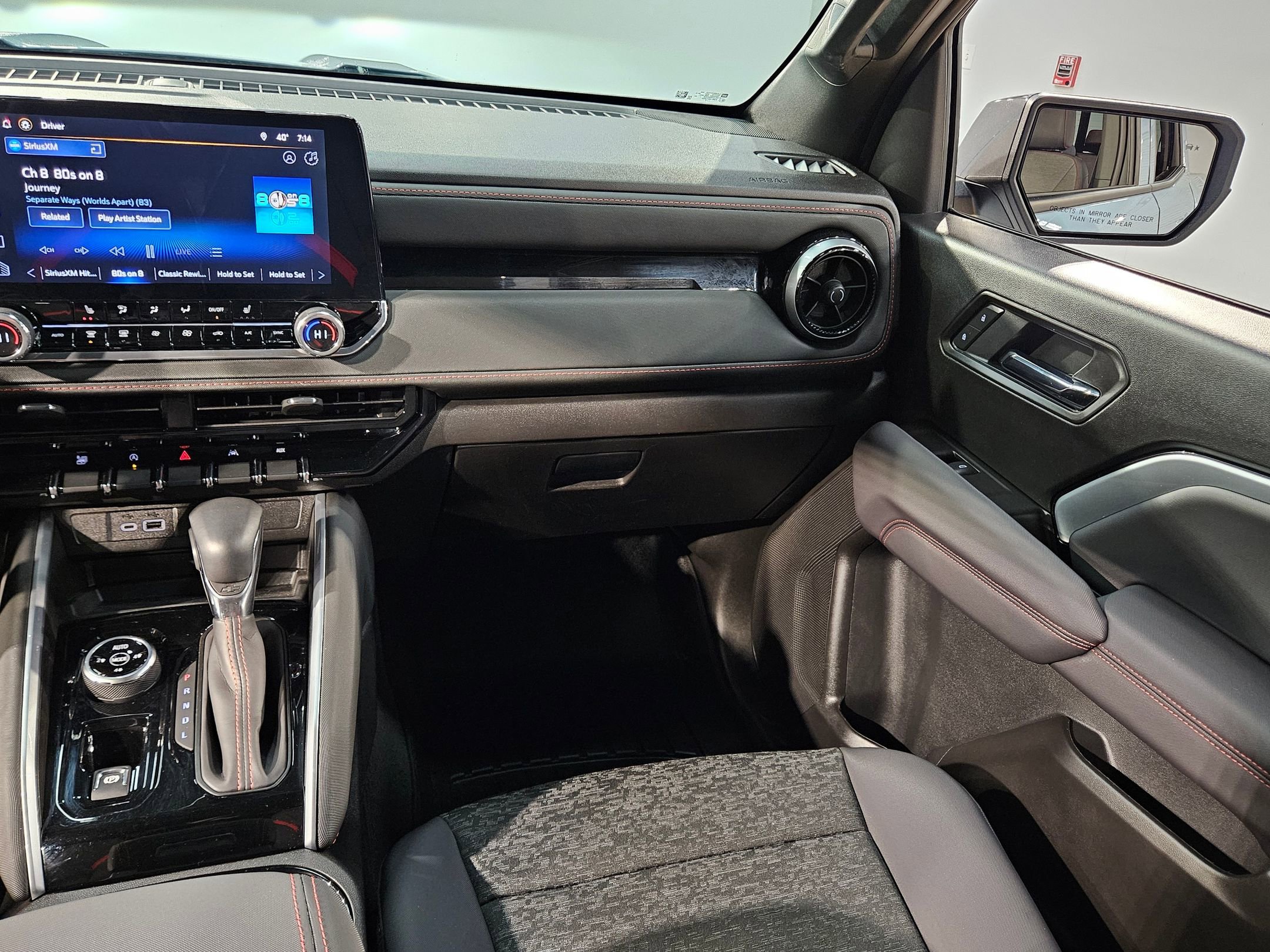 Used 2025 Chevrolet Colorado Z71 image 11