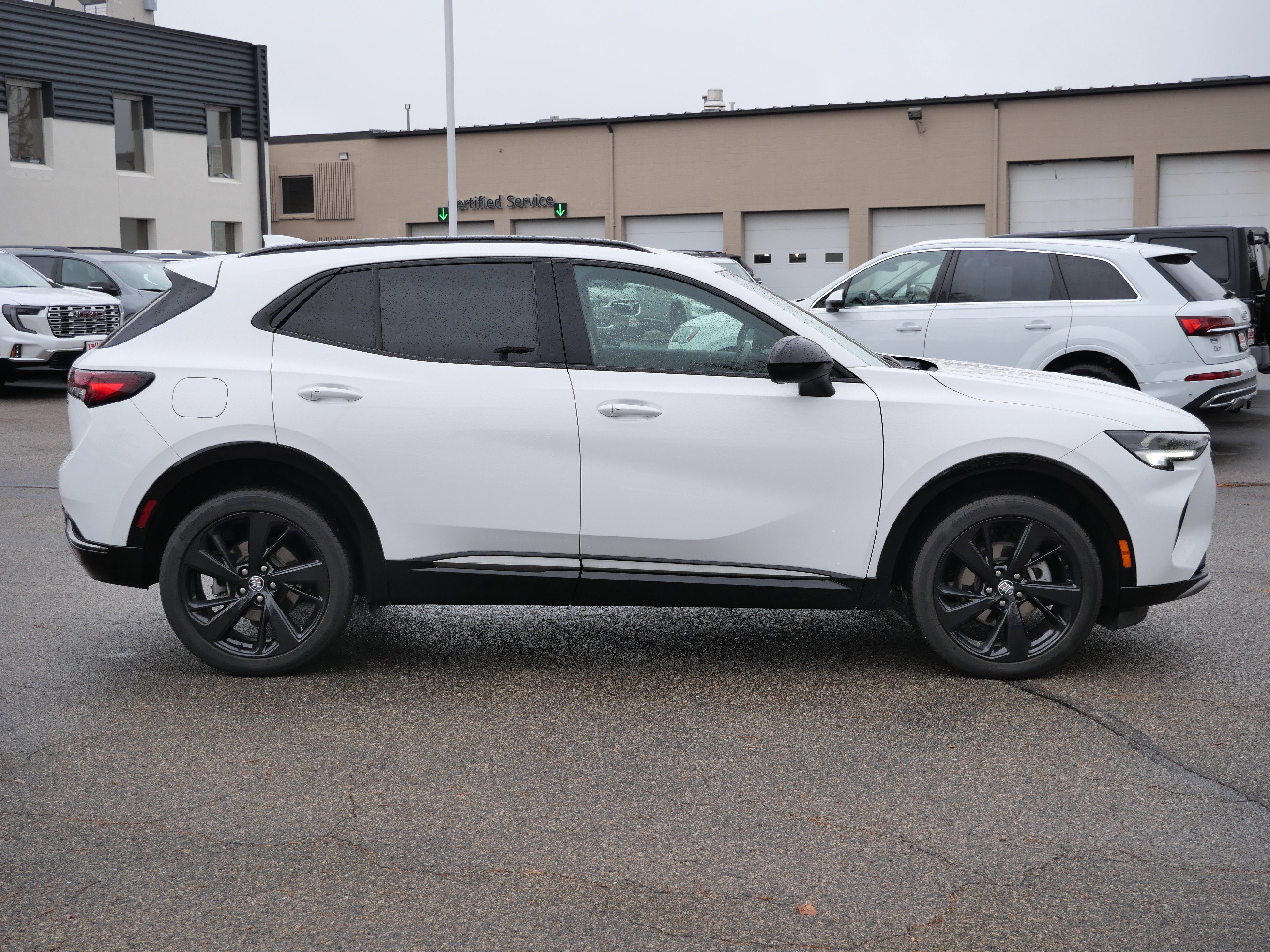 Used 2022 Buick Envision Essence w/ Sport Touring Package image 10