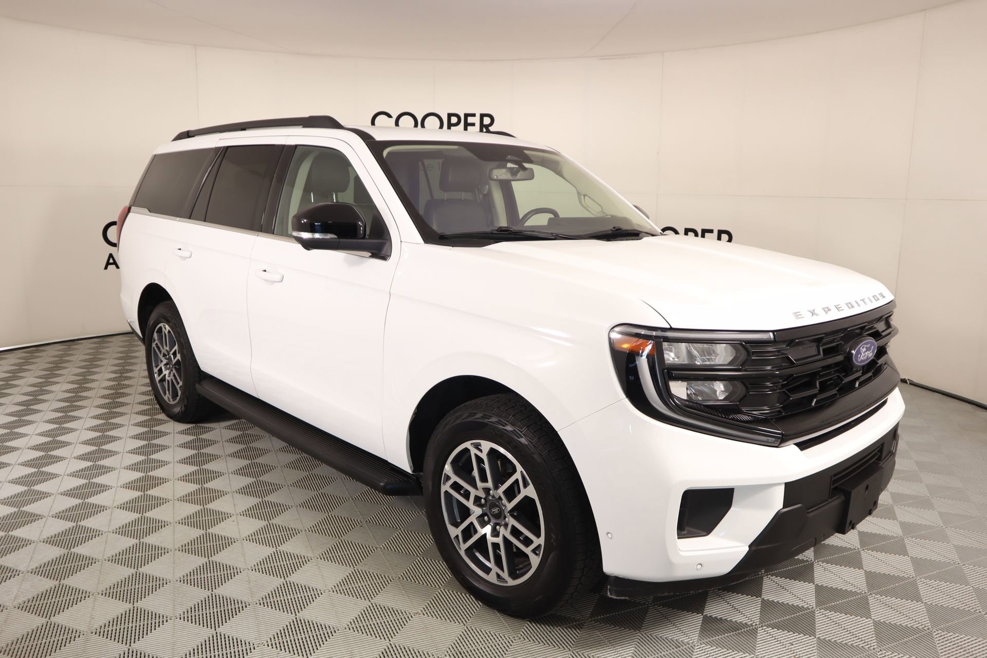 Used 2025 Ford Expedition Active