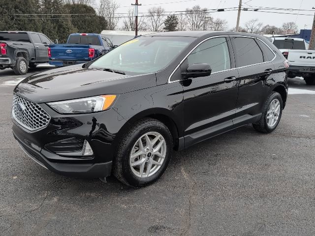 Used 2024 Ford Edge SEL w/ Convenience Package image 3