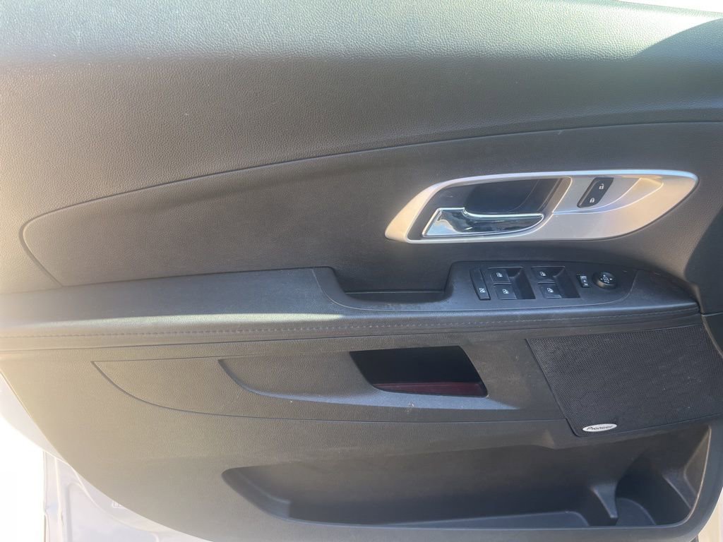 Used 2016 Chevrolet Equinox LTZ w/ Enhanced Convenience Package image 13