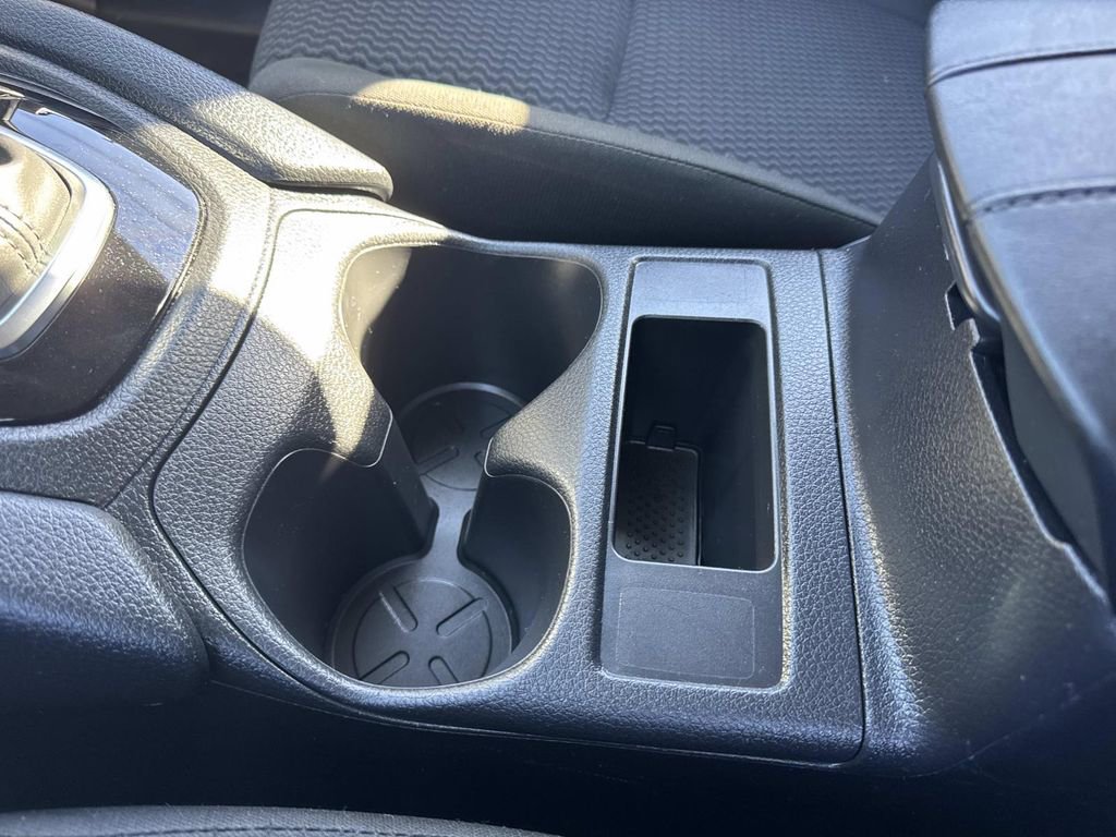 Used 2022 Nissan Rogue Sport S image 22