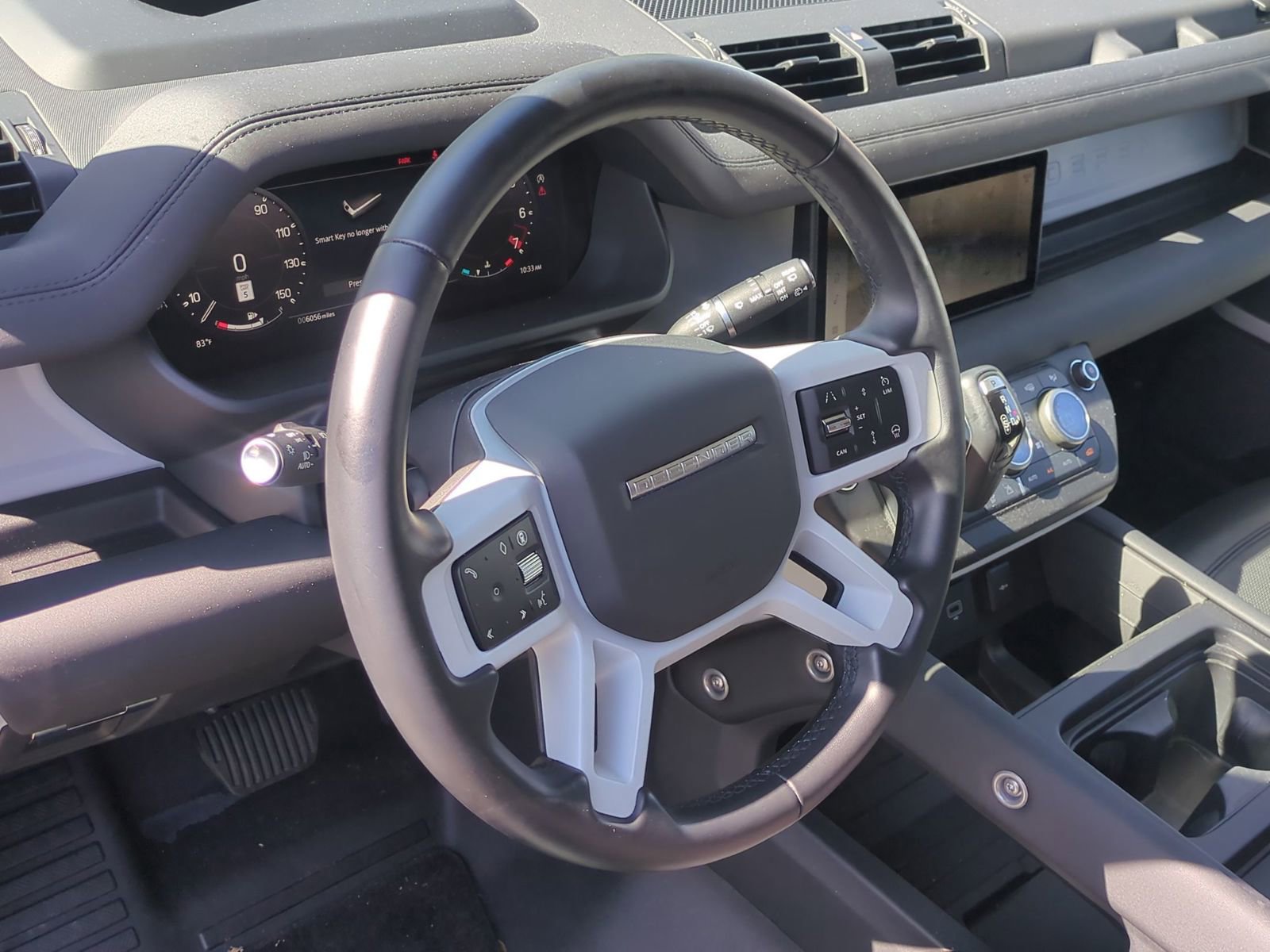 Used 2024 Land Rover Defender 110 SE image 17