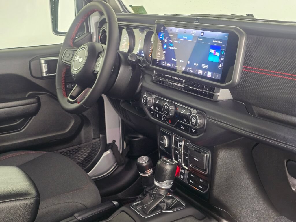 Used 2024 Jeep Wrangler Unlimited Rubicon AWD/4WD image 44