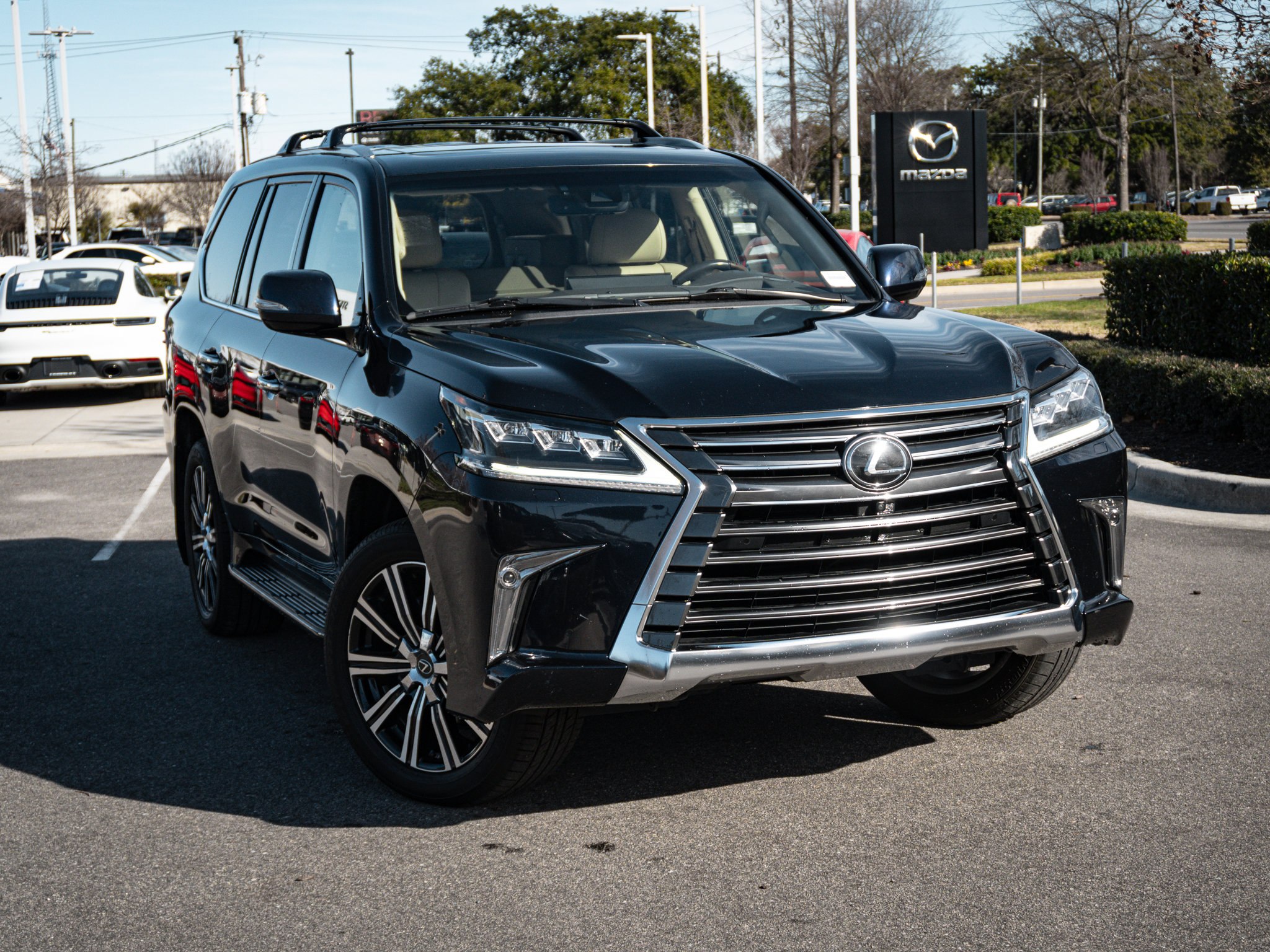 Used 2018 Lexus LX 570 4WD w/ Luxury Package image 2