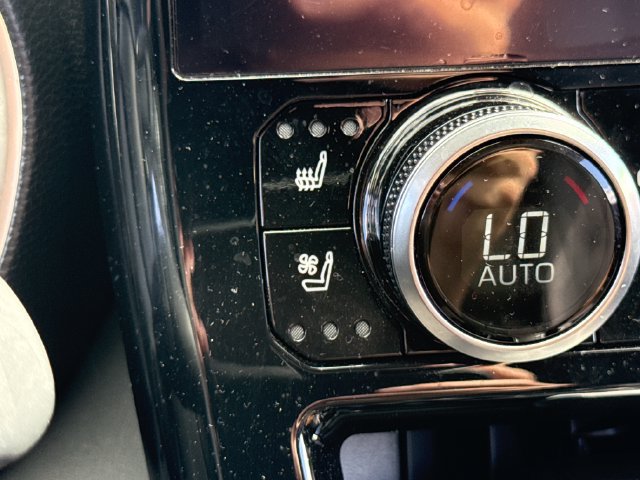 Used 2023 Toyota Highlander Platinum AWD/4WD image 35